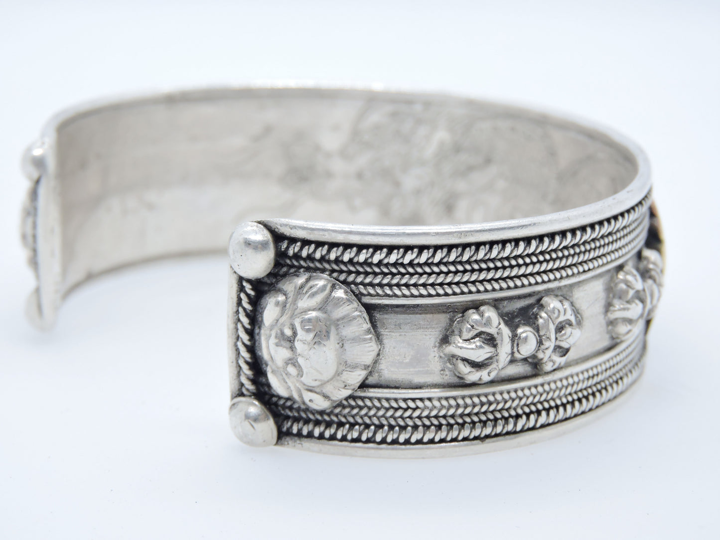 Handmade Buddha of Compassion sterling Silver Bracelet (Large)