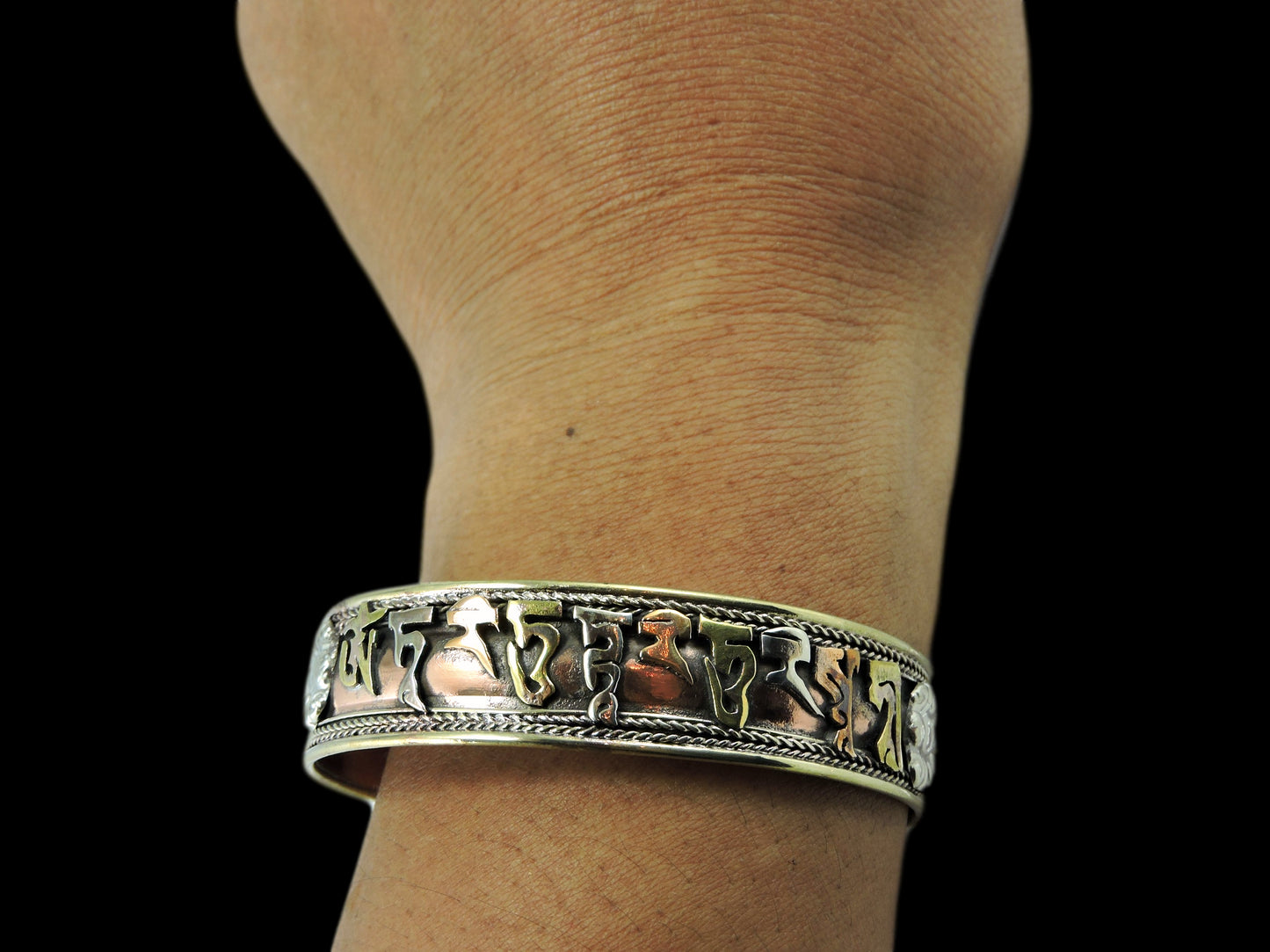 Handmade Tibetan Three Metal Healing Mantra Yoga Bracelet (Green Tara Mantra)