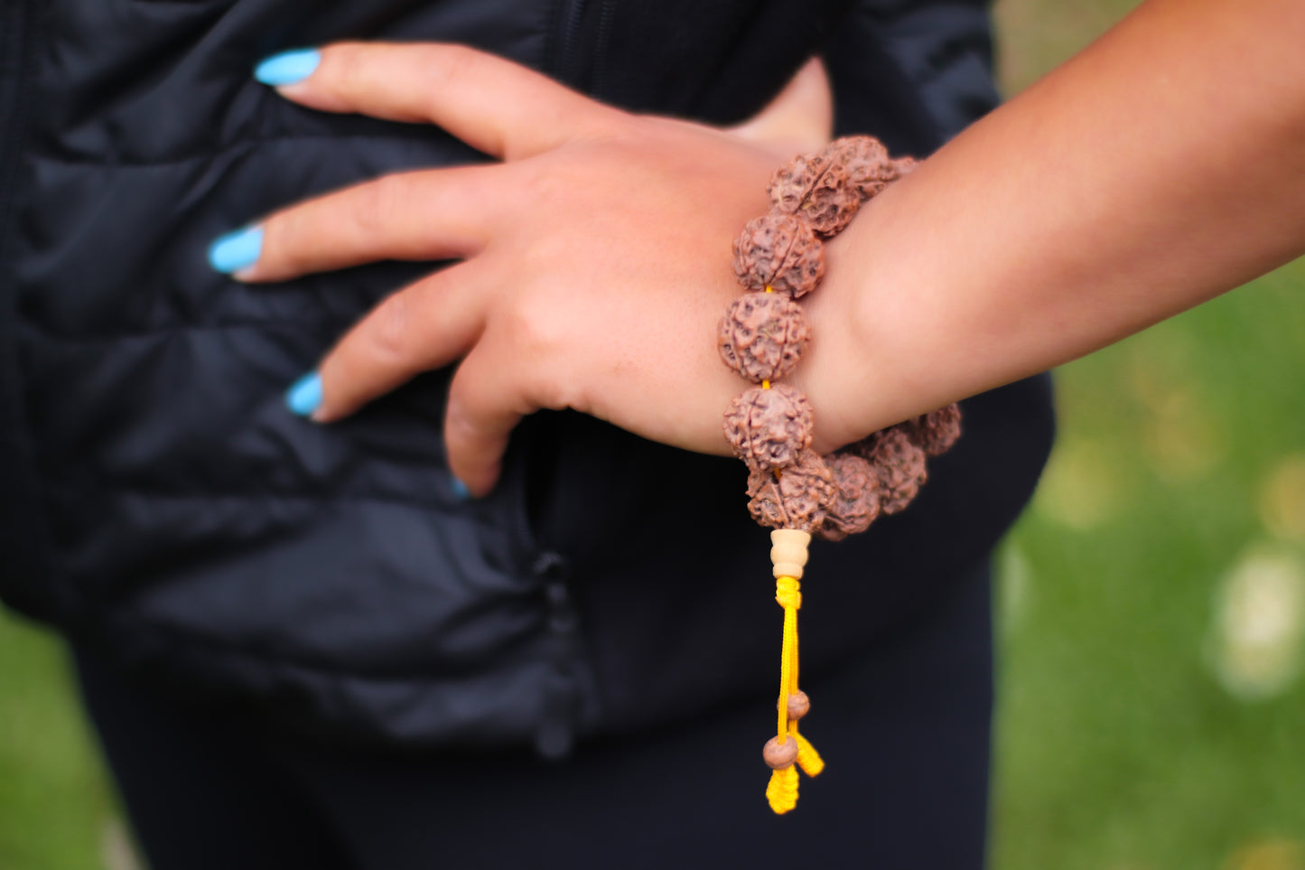 Tibet Mala Rudraksha Seed Wrist Mala/Bracelet Meditation beads (Extra Large)