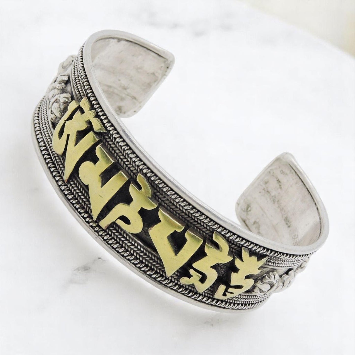 Handmade Buddha of Compassion sterling Silver Bracelet (Large)