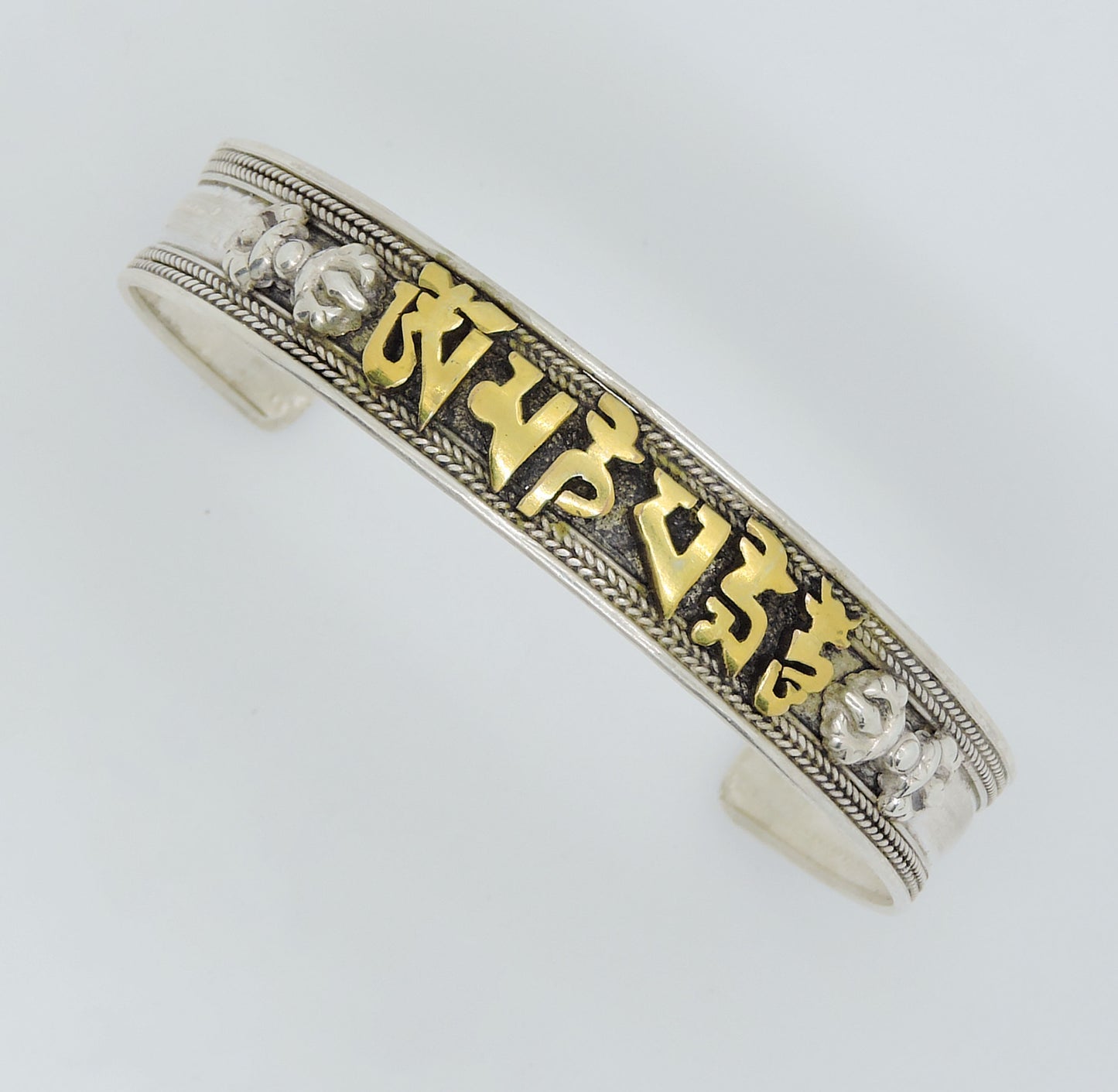 Handmade Buddha of Compassion sterling Silver Bracelet (Small)