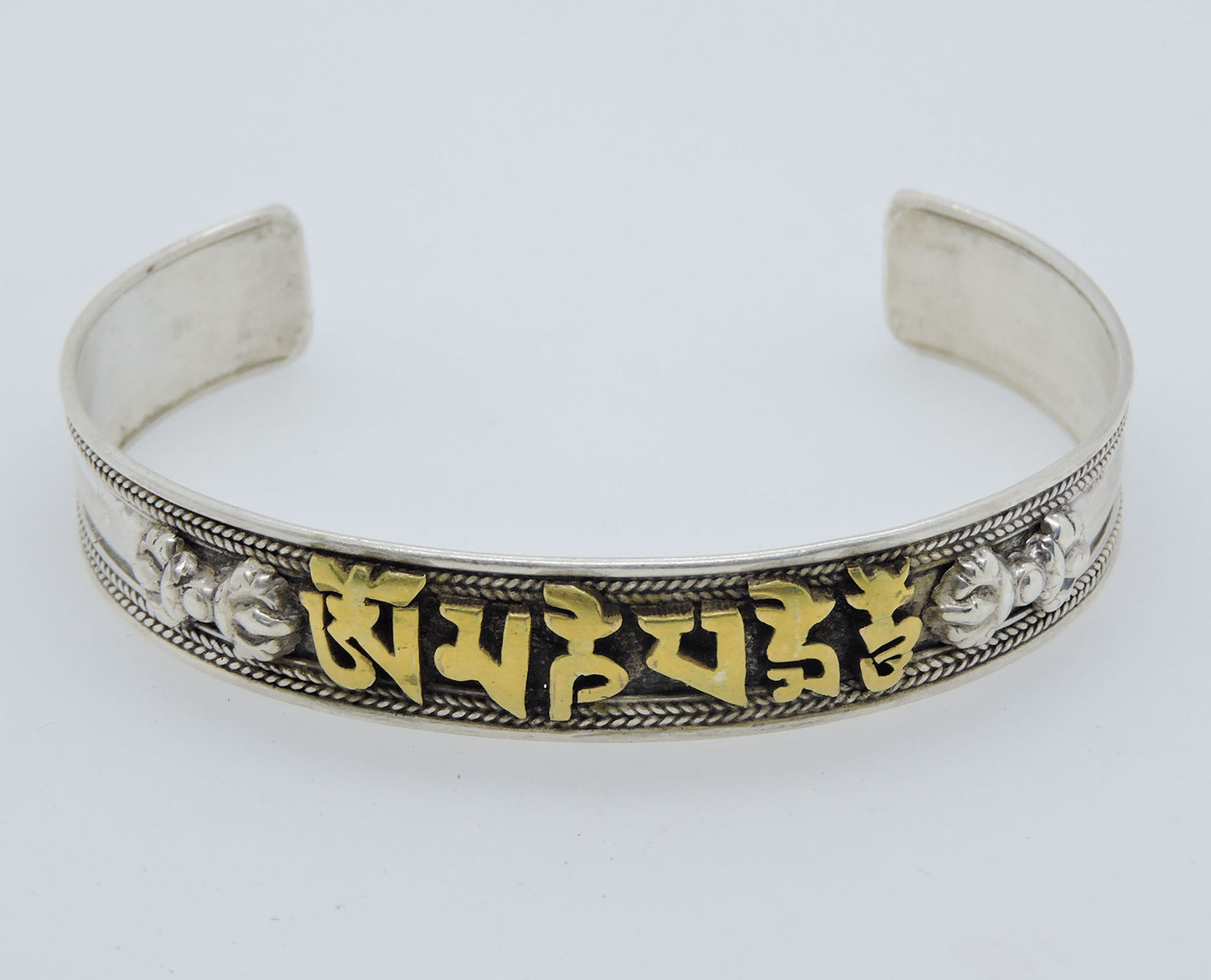 Handmade Buddha of Compassion sterling Silver Bracelet (Small)
