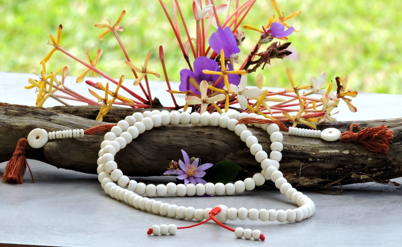 White Yak Bone Tibetan 108 Bead Mala 108 with Bone Counters