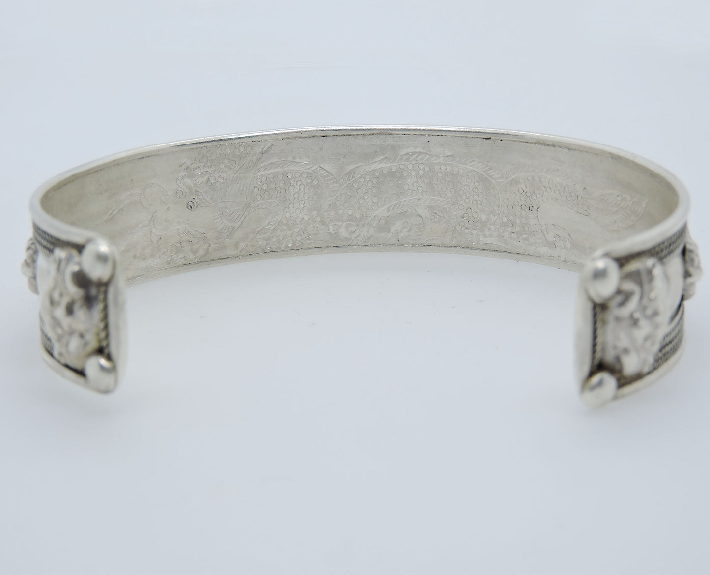 Handmade Buddha of Compassion sterling Silver Bracelet (Medium)