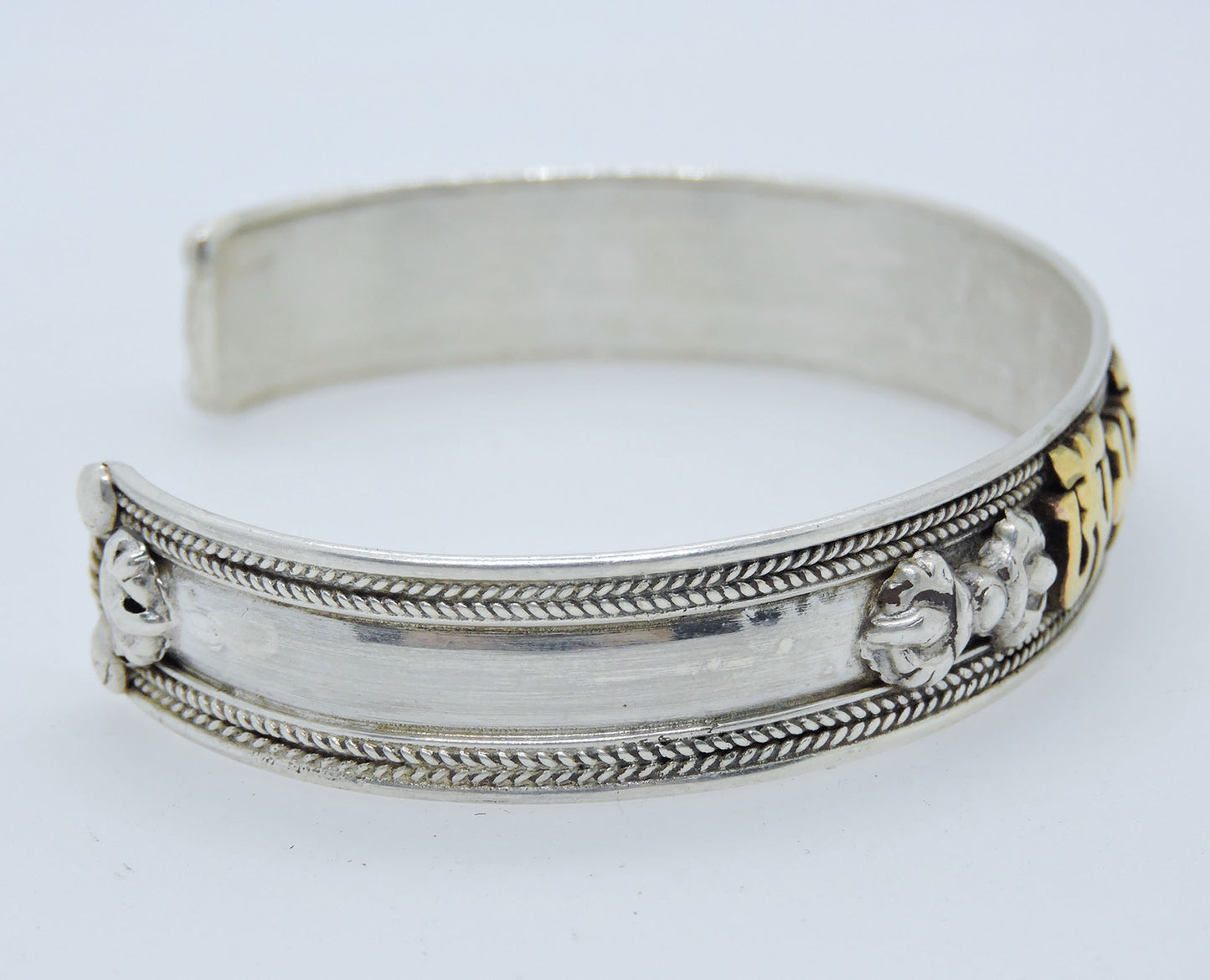 Handmade Buddha of Compassion sterling Silver Bracelet (Small)