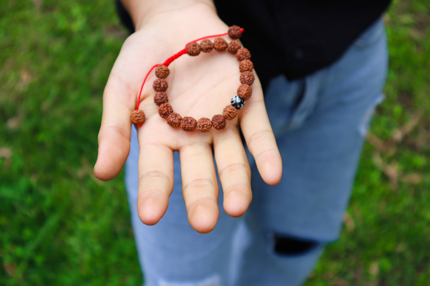 Hands Of Tibet Tibetan Mala Rudraksha Seed Wrist Mala Bracelet with Carved Om Mani Conch Shell Spacer Free Silk Pouch