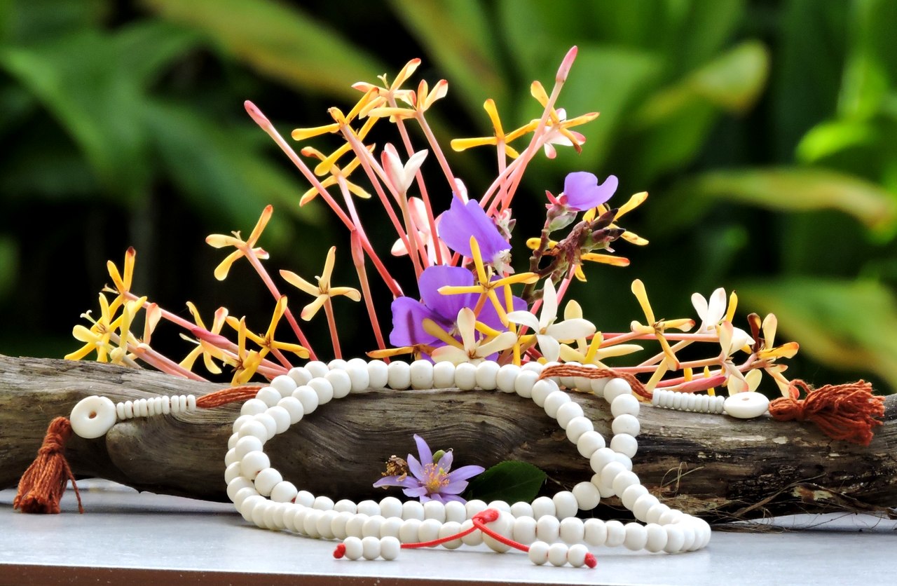 White Yak Bone Tibetan 108 Bead Mala 108 with Bone Counters